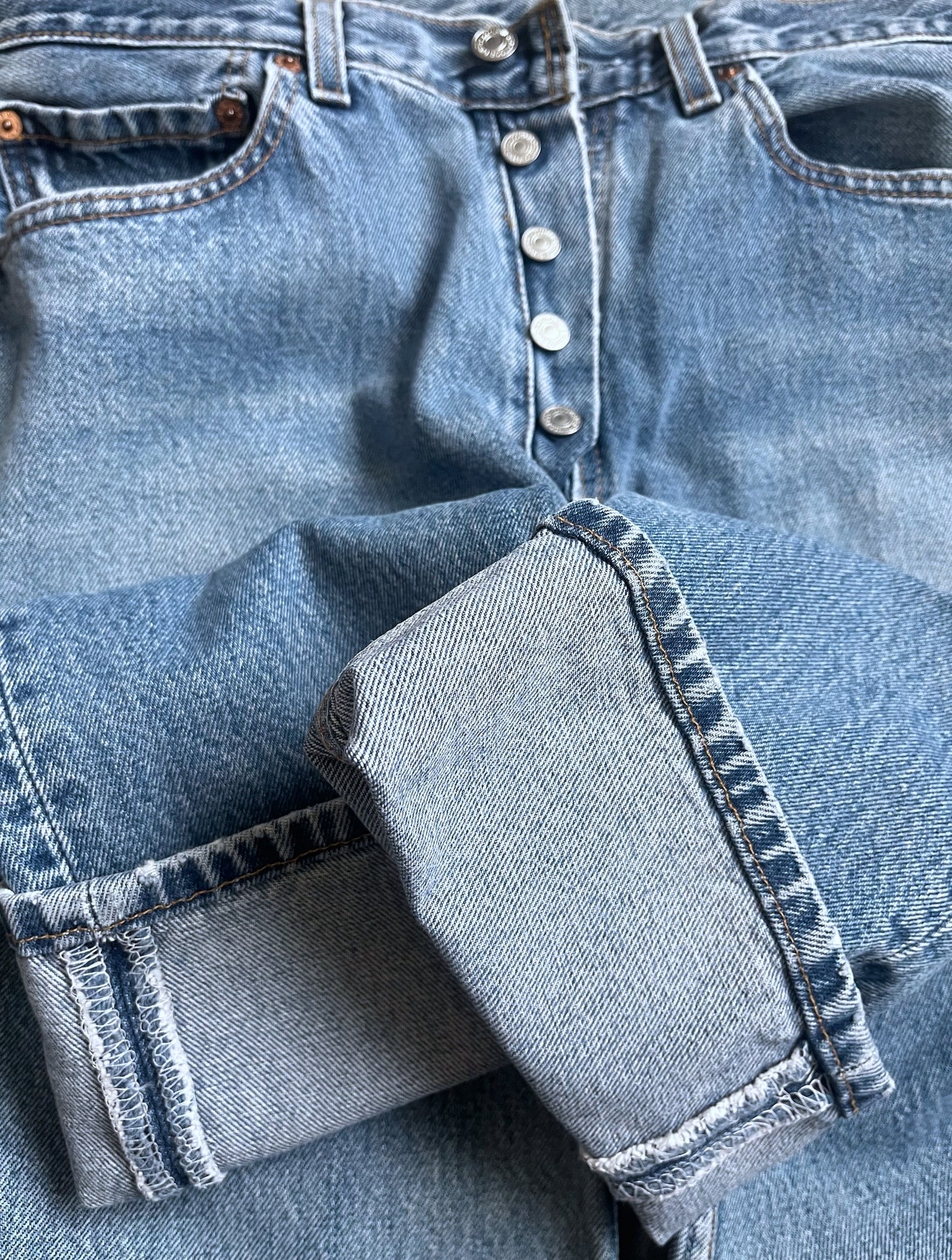 VINTAGE 01 Levis 501 Red Tab Jeans