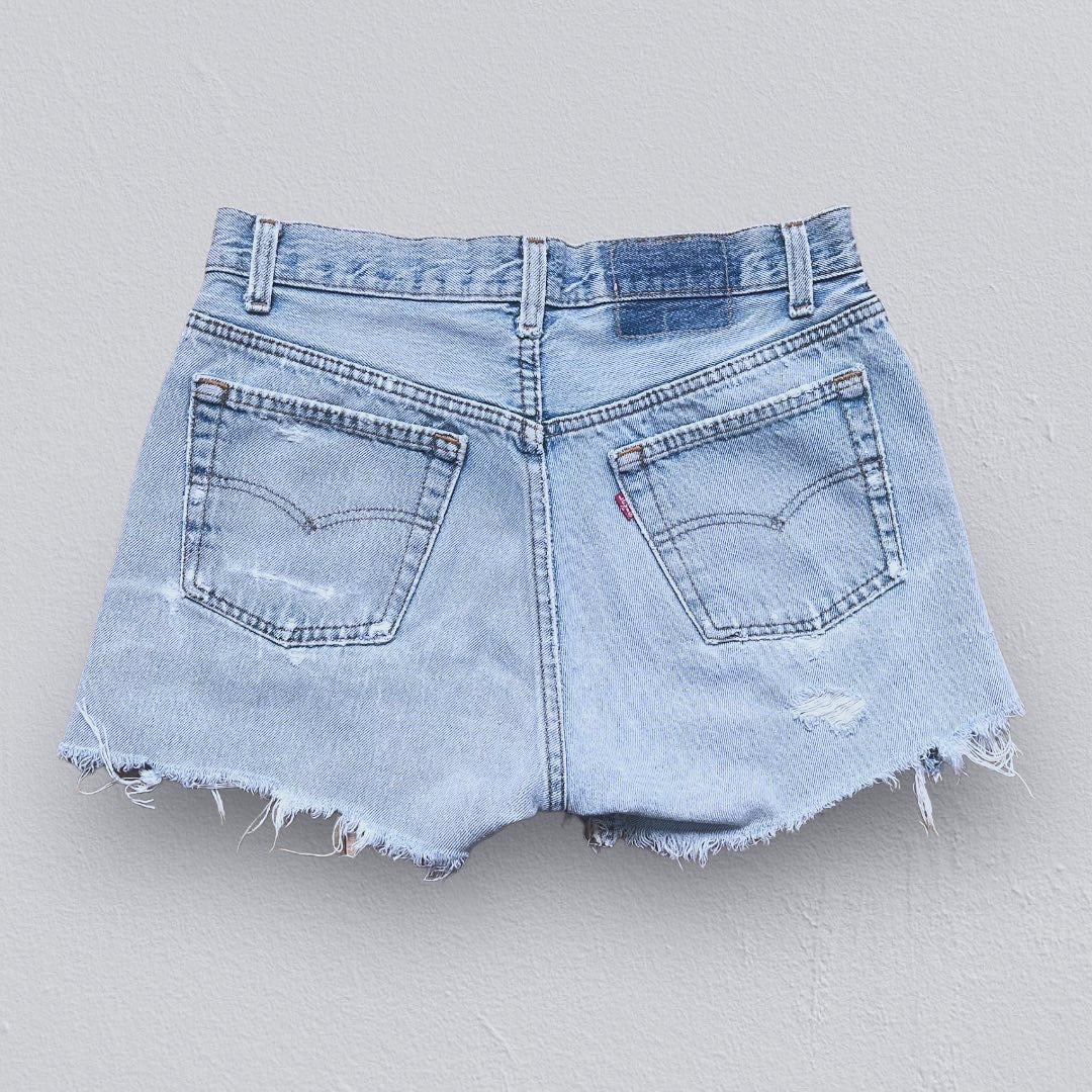 Z-VINTAGE 80s Levi’s 501 Cut-Off Denim Shorts