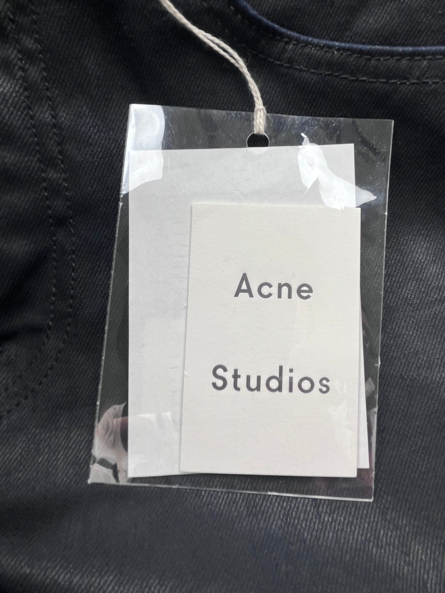 Z-SLIM FIT BLACK COATED JEANS