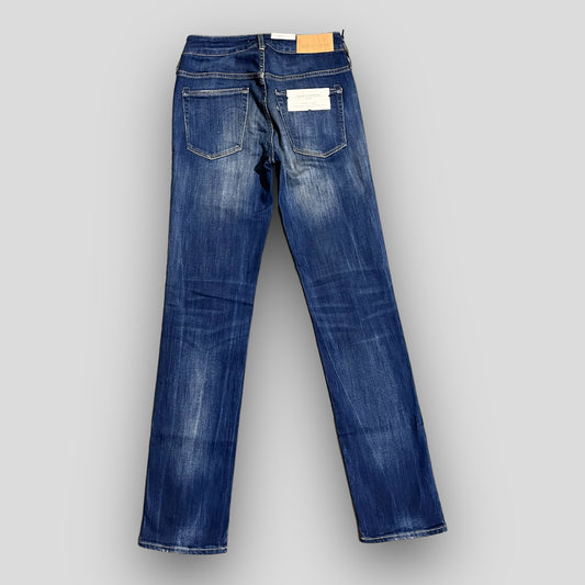 LOW-RISE STRAIGHT LEG WASHED DARK