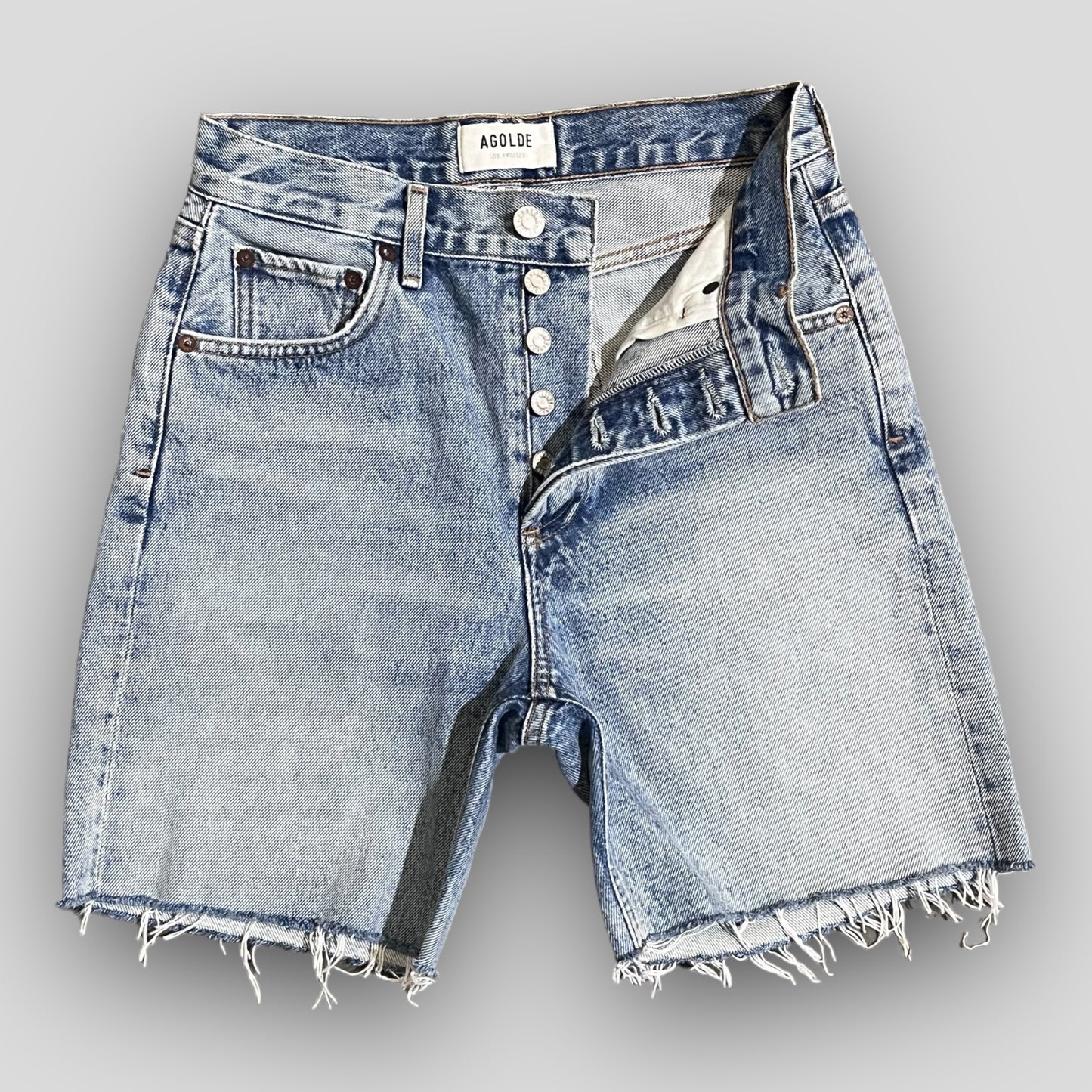 HIGH-RISE CUT-OFF DENIM SHORTS WASHED MEDIUM LIGHT