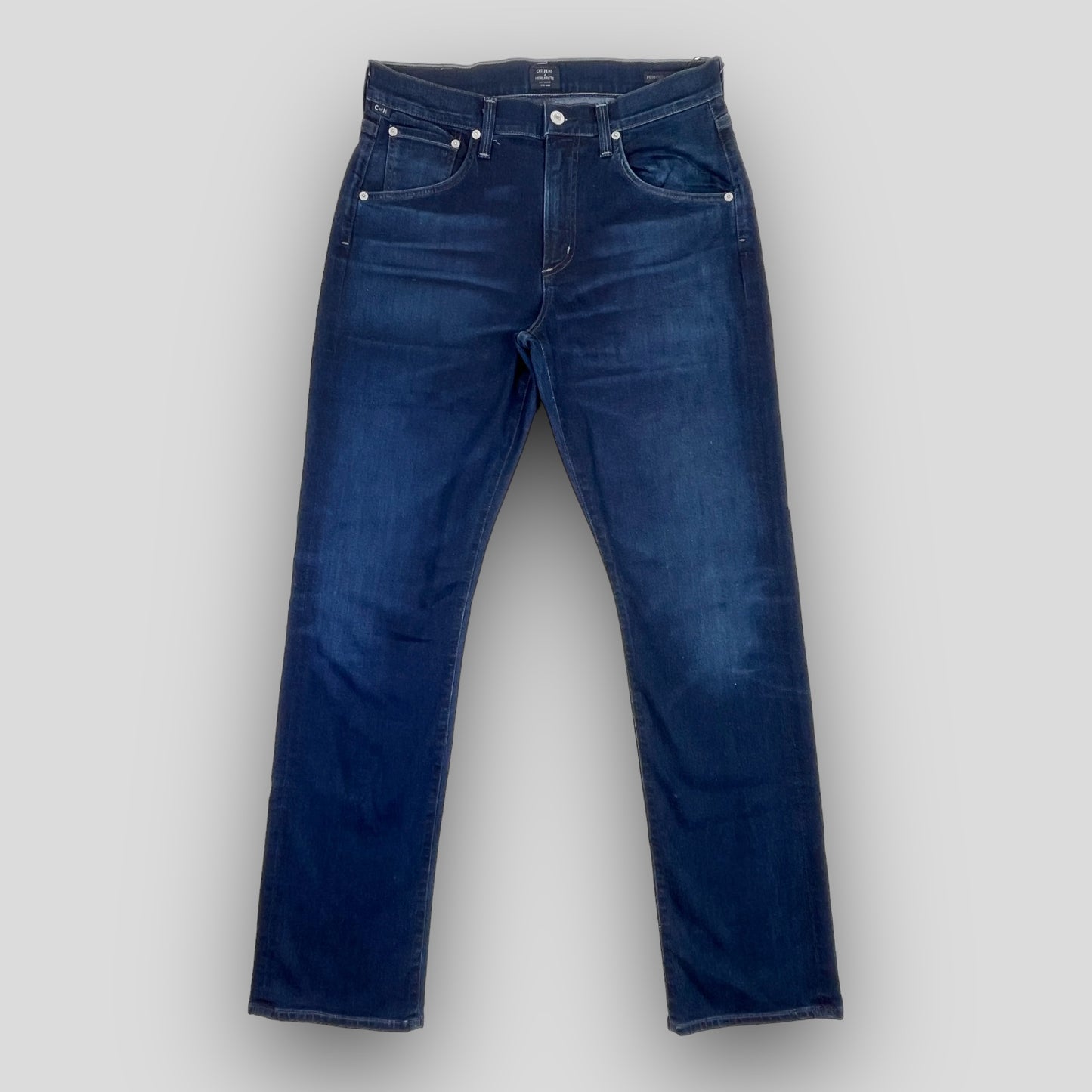 STRAIGHT LEG FIT IN COOL MAX DARK WASH