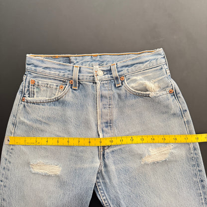 02 Levi’s 501 Jeans