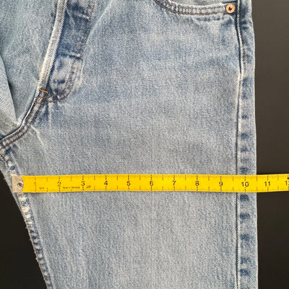 01 Levi’s 501 Jeans