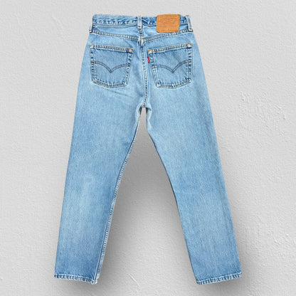 01 Levi’s 501 Jeans