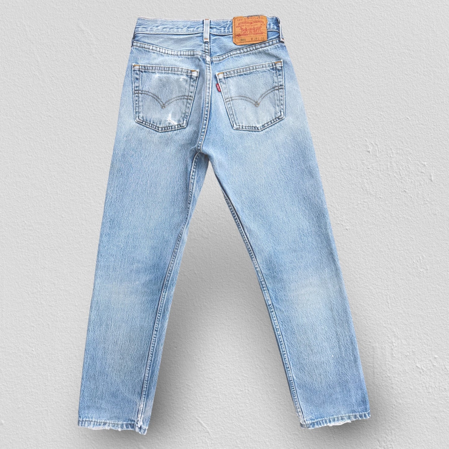 02 Levi’s 501 Jeans