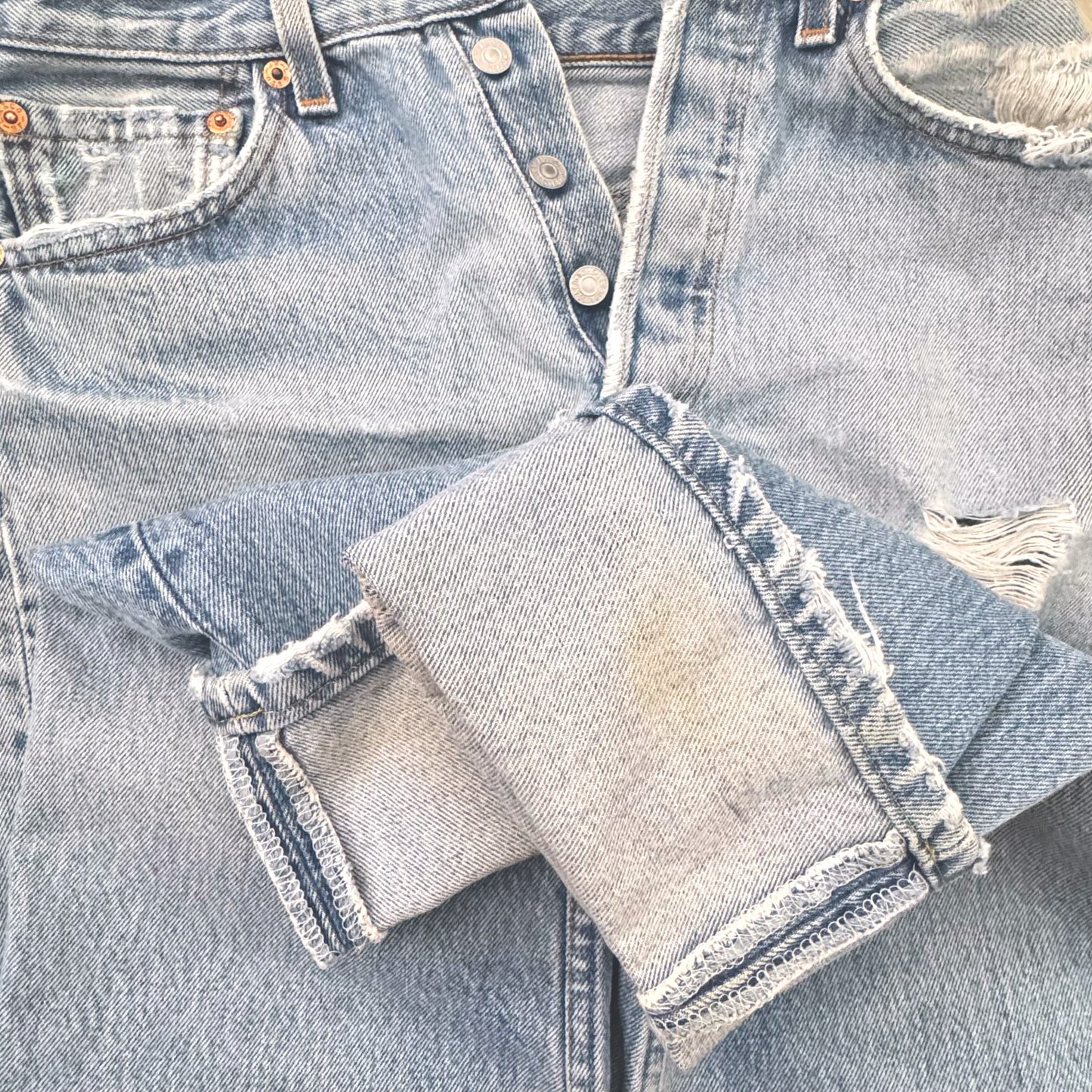 02 Levi’s 501 Jeans