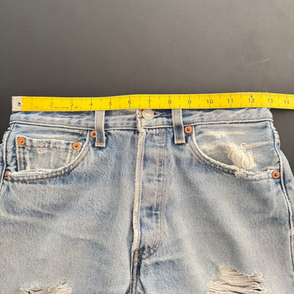 02 Levi’s 501 Jeans