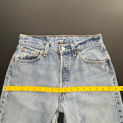 01 Levi’s 501 Jeans